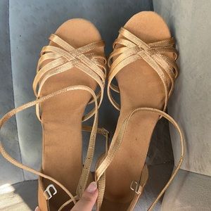 Salsa shoes used once